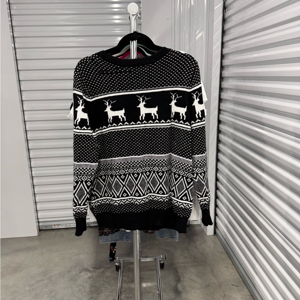 Old Navy | Argyle Sweater with Reindeer Print in Black and White | size XXL - Picture 3 of 3